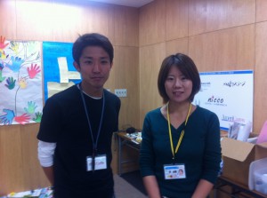 宗貞研さんとスタッフの林由美さん